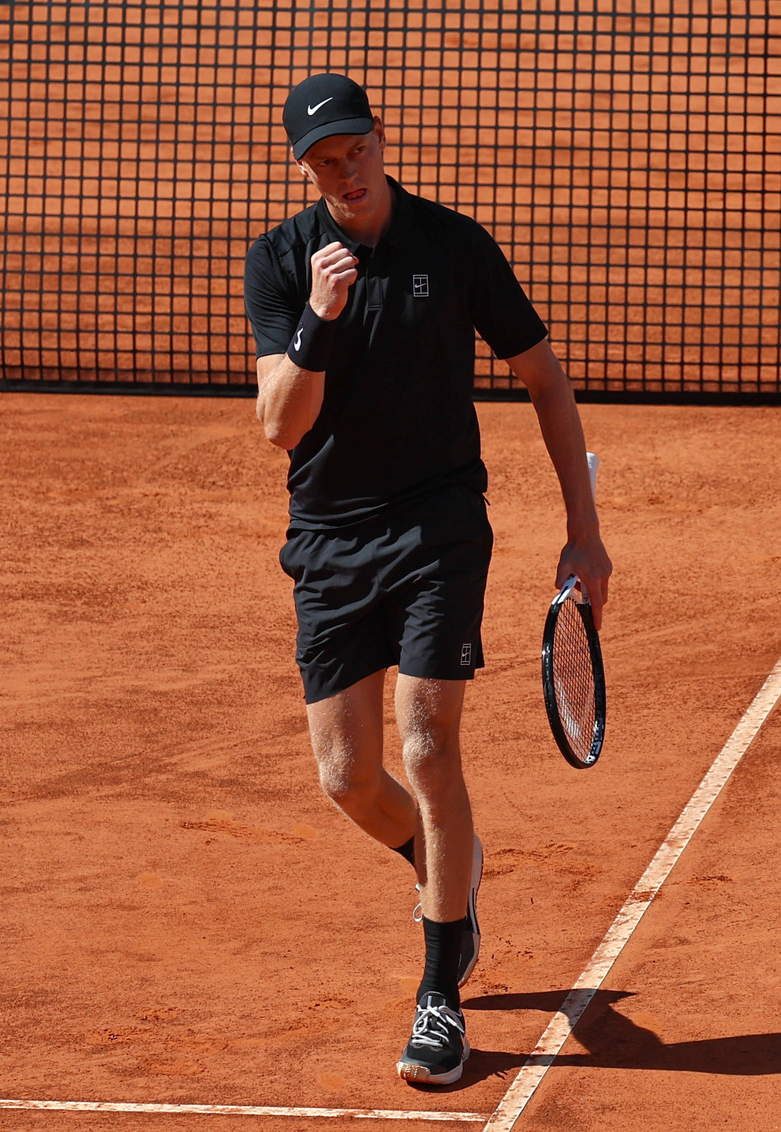 (体育)网球——ATP1000罗马站:辛纳晋级16强