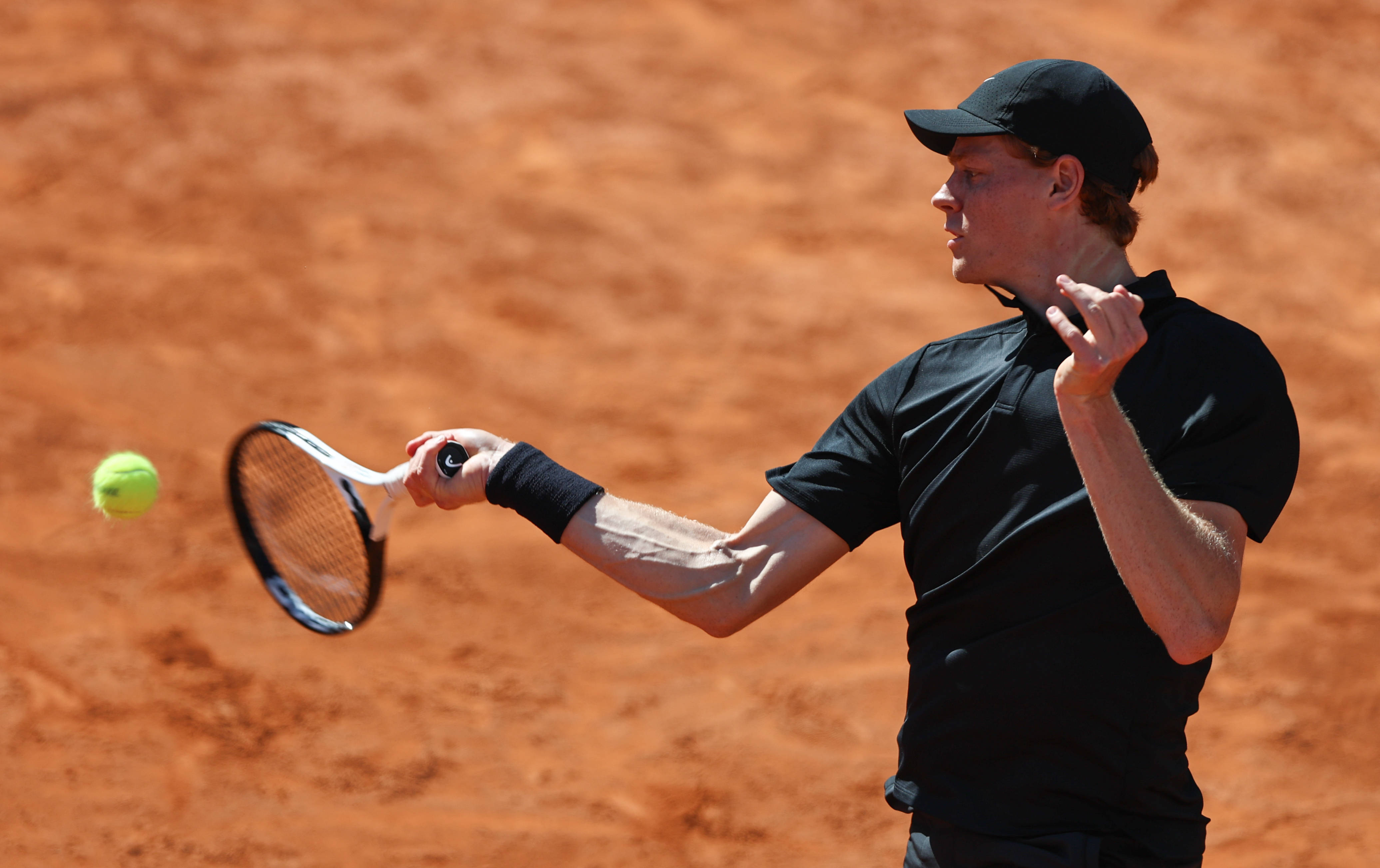(体育)网球——ATP1000罗马站:辛纳晋级16强