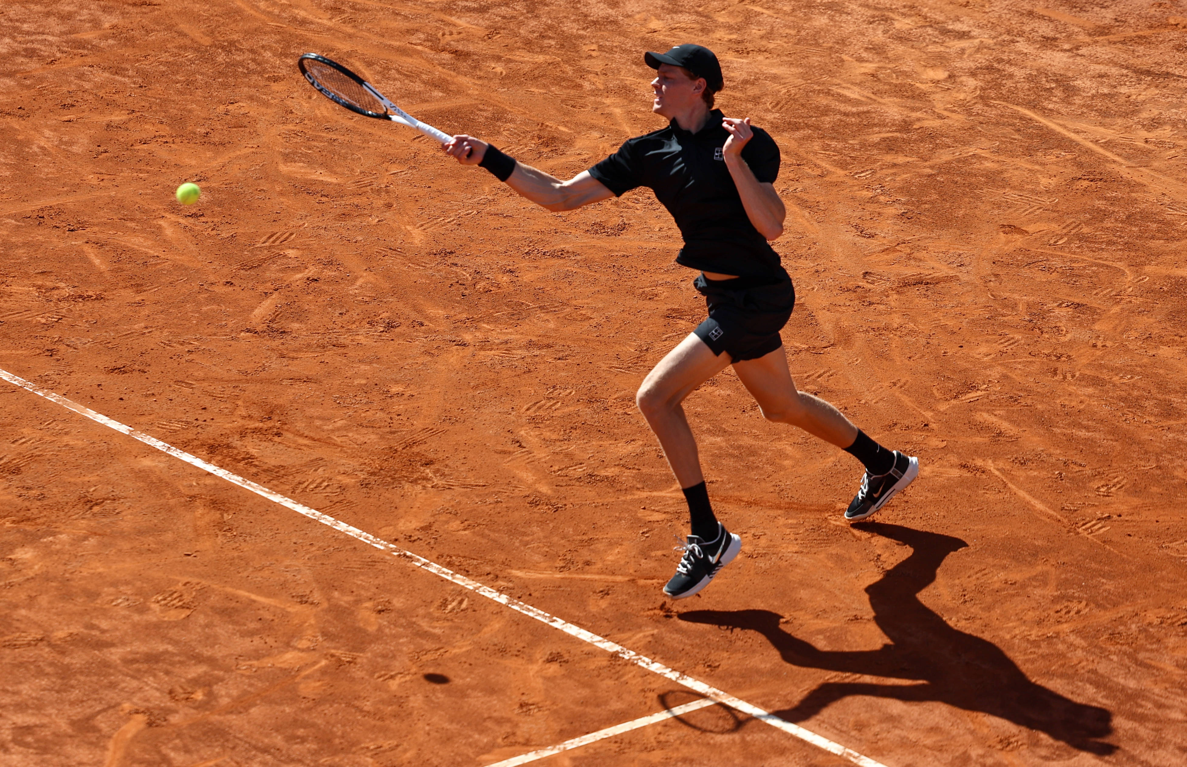 (体育)网球——ATP1000罗马站:辛纳晋级16强