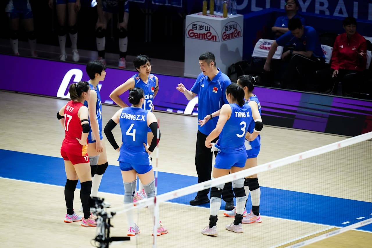 世界女排联赛积分榜:中国下降2位,4队不败,波兰领跑,日本前3